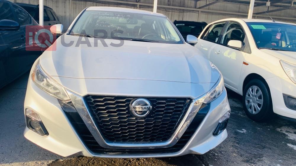 نيسان ألتيما